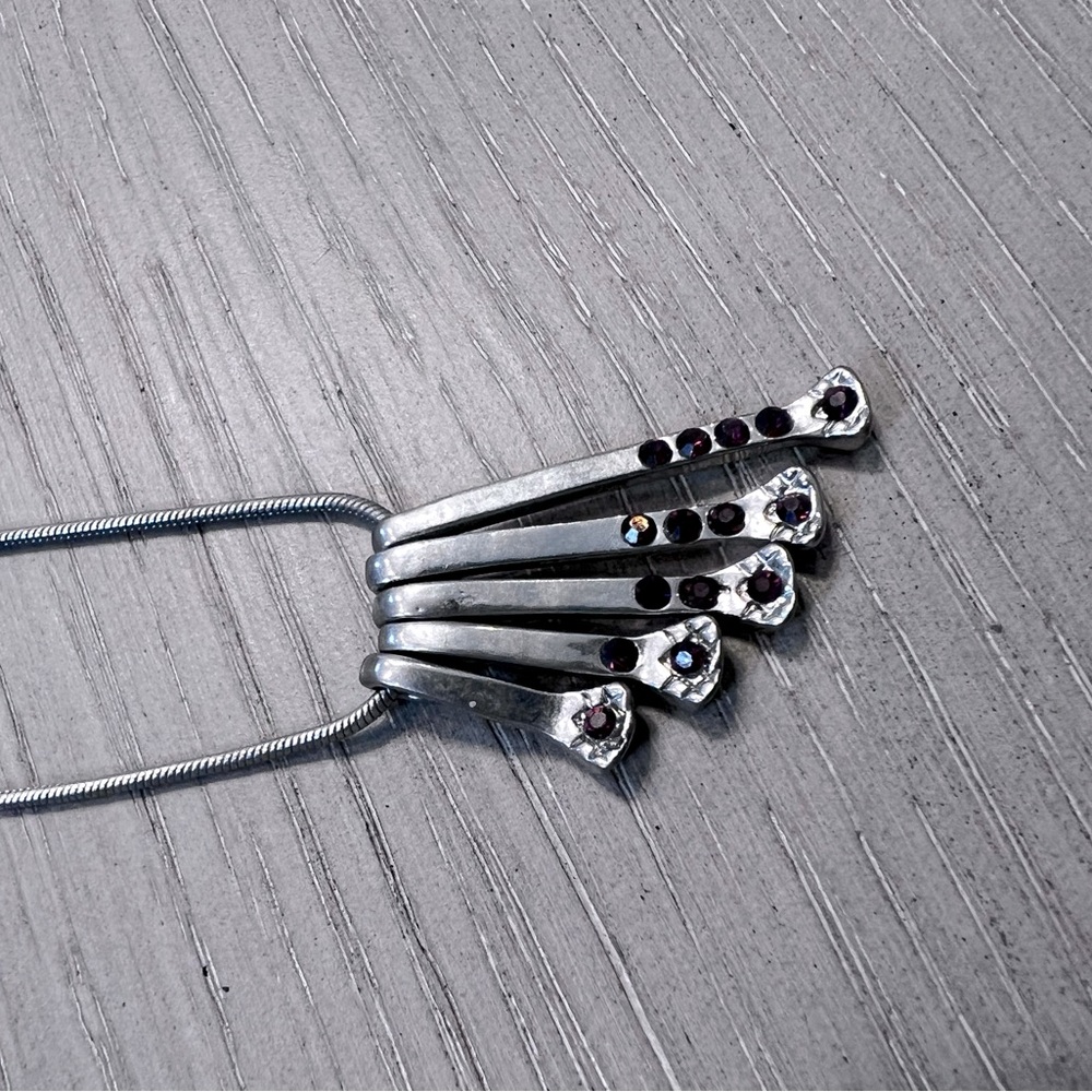 5 HORSESHOE NAIL  NECKLACE red stones SILVER
